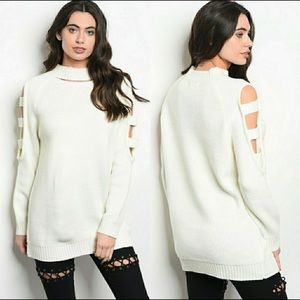 Gorgeous 🌼 Cutout sleeve sweater